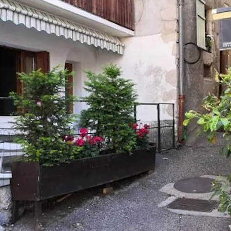 Proche Plages Et Commerces Avec Salle De Jeux * Talloires